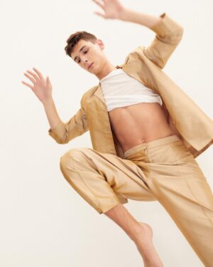 Angelo Mutti Spinetta Instagram - 🪞———>🗝️<———🪆

Ph @malebollini 
St @mechmachado 
Mkp & Hair @abyfumo @_nichestudio 
Asist St @sofiafranci
Wearing @evabourbonvintage & @nousetudions
@lomanagement
