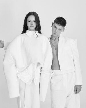 Angelo Mutti Spinetta Instagram - q lindo tener estas fotos @vidaspinetta🖤🔗🤍

Ph @malebollini 
St @mechmachado 
Mkp & Hair @abyfumo @_nichestudio 
Asist St @sofiafranci
Wearing @nousetudions
@lomanagement