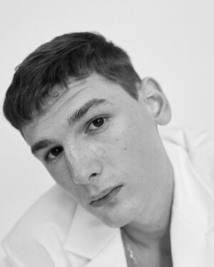 Angelo Mutti Spinetta Instagram - q lindo tener estas fotos @vidaspinetta🖤🔗🤍

Ph @malebollini 
St @mechmachado 
Mkp & Hair @abyfumo @_nichestudio 
Asist St @sofiafranci
Wearing @nousetudions
@lomanagement
