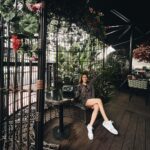 Angie Ang Instagram - "Tragedi hanya butuh waktu untuk jadi komedi", jadi yasudah mari kita haha hihi Finch KL