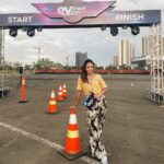 Angie Ang Instagram - Nge-MC acara seru kayak gini plus disuguhin bintang tamu yang asik-asik, adalah pekerjaan yang tidak bisa buatku mengeluh 😎😙🥰 #evtrackday #jobmcangie ICE BSD Serpong,Tangerang