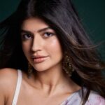 Anjini Dhawan Instagram - Wishing everyone a very Happy Diwali filled with love & light ✨🪔 Outfit @shantibanaras Shot by📸 @dieppj