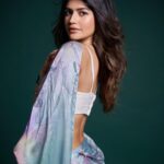Anjini Dhawan Instagram - Wishing everyone a very Happy Diwali filled with love & light ✨🪔 Outfit @shantibanaras Shot by📸 @dieppj