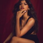Anjini Dhawan Instagram - ♥️🖤♥️ Shot by @sheldon.santos Makeup @makeupbyriddhima Hair @souravv_roy_ Styled by @pranita.abhi Outfit @antithesis.in