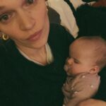 Anna Brewster Instagram - ✌️come as a pair