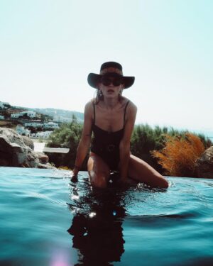 Anna Brewster Instagram - Greece is nice 🇬🇷