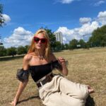 Anna Brewster Instagram - 🙄