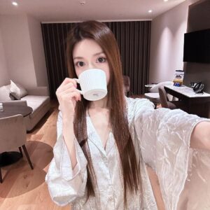 Anna Kay Instagram - #goodnight
#goodevening
#🌙