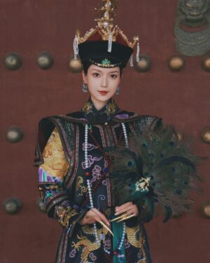 Anna Kay Instagram - 龍袍？#蟒袍 #皇后 #queen