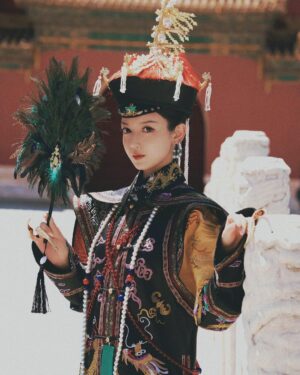 Anna Kay Instagram - 龍袍？#蟒袍 #皇后 #queen