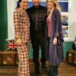 Anna Menenakou Instagram - Ευχαριστούμε @themisgeorgantas για την φιλοξενία στο @afterdarktvshow .Είσαι πραγματικός gentleman και τρομερός οικοδεσπότης! Περάσαμε υπέροχα!!! Απόψε στις 23:00 @opentvgr συνοδεύω την απαστράπτουσα @panagiotavlanti_official #afterdarkshow #actresses #womenpower #supporteachother #respecteachother #specialthanksto @kododimam #suit @peaceandchaosclothing