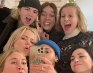 Annalisa Cochrane Instagram - what joy twentytwentyone held