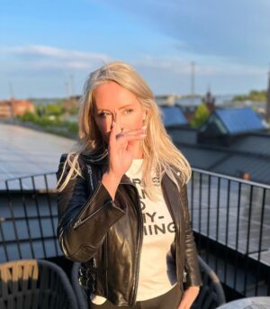 Anne Kukkohovi Instagram - @beakybasterdbar terassin avajaiset täällä mun kotona Skattalla! 🩷 Auki koko kesän 🤩