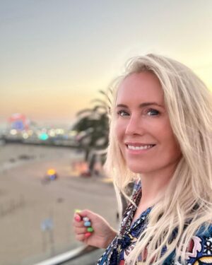 Anne Kukkohovi Instagram - Cali light 🩵🩷🧡💙🧡💚💜 #california #sunset