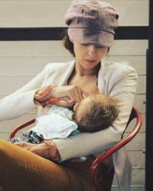 Annet Mahendru Instagram - Birfday girl ova here has an announcement: It’s not too late to donate for #breastfeeding awareness month. All monies will be doubled TONIGHT! I really believe this first and forever connection between mother and child of every color is EVERYTHING. Thank you for your support. Link in Bio. 🌈💫 Every family deserves competent, compassionate, & culturally connected support... and representation matters!  @breastfeedla is raising funds to create lactation education scholarships for students of color. #BFLA2020
