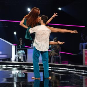 António Camelier Instagram - Ontem foi uma noite de muitas emoções na gala do @dancacomigo.rtp . O culminar de uma semana de muito “sangue, suor e lágrimas”. 

24 horas passaram e o ritmo frenético, o stress, as dores e o medo de falhar, deram lugar à serenidade, ao abrandar do coração e a um generoso sorriso no rosto. Valeu cada segundo! Obrigado @rtppt e @endemolpt por esta aventura! 

@ana.cardosooo tu foste incrível ❤️Admiro muito a tua entrega e generosidade. Demonstraste mais uma vez todo o teu talento e profissionalismo. Big respect 👌❤️

@nouaw nunca percas esse sorriso e essa boa disposição. Obrigado pelo olhar atento, sensibilidade e incentivo à minha performance! You Rock Girl 🙏🙌

Quero também parabenizar os meus queridos colegas, @_marina__albuquerque_ @matayoficial e @mafaldacreative pelas fantásticas prestaçoes e deixar uma palavra de apreço aos bailarinos @tuxafierce , @edbranco , @miguelangelo1650 (e a todos os que ajudaram nos bastidores) pelo trabalho hercúleo que tiveram ao longo destes dias. Vocês são os verdadeiros artistas deste programa. 

Por último, mas não menos importante, props do tamanho do mundo à @physiformis pela preciosa ajuda! 💪

❤️🕺

📸 @duque.maia