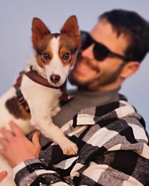 António Camelier Instagram - É impossível comprar amor, mas é possível adotá-lo 🧡🐶

#kyra