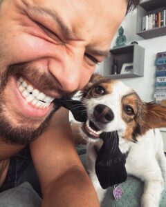 António Camelier Instagram - Naaaaa… Essa meia é “minha”. 🧦👀 (Tenho um parafuso a menos, eu sei!)