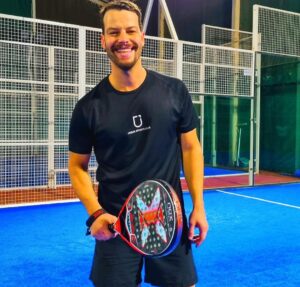 António Camelier Instagram - O que diz @antonio_camelier sobre a sua experiência Urban Sports Club? 🤔

😅 Lê tu que nós até coramos de orgulho. Obrigado, António! ❤️

“Transformei a minha rotina e a @urbansportsclubpt foi o meu trampolim! 💥🏋️‍♀️ Da força e equilíbrio que encontro na escalada, à técnica e coordenação que aperfeiçoo no Padel e à energia intensa que vivencio no Boxe, Urban Sports dá-me um leque de desportos incríveis para explorar. Escolho a liberdade e abraço a flexibilidade. A vida ativa nunca me inspirou tanto! 🙌 “

#UrbanSports #VidaAtiva #ExperiênciaÚnica