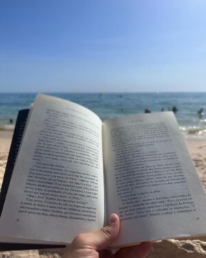 António Camelier Instagram - 🌊 🧘‍♂️ 📕