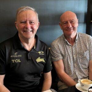 Anthony Albanese Instagram - You never know who you’ll run into. Great to catch you over breakfast this morning, Tim Costello.

Thanks for having us @commonfolkcoffee