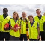 Anthony Albanese Instagram – We’re teaming up to build a winning sports centre.

Because just like the Hawks club song says, teamwork is the thing that talks.

And here in Melbourne, teamwork will deliver an MCG-sized oval. Elite training facilities. Change rooms for men and women. A new community oval and more. 

We’re working with @hawthornfc, @afl, the Victorian Government, and the local Kingston City Council to build these facilities.

— 
With: @markdreyfusmp, @steve_dimopoulos, @timrichardsonmp, and @mengheangtakmp Dingley Village, Melbourne