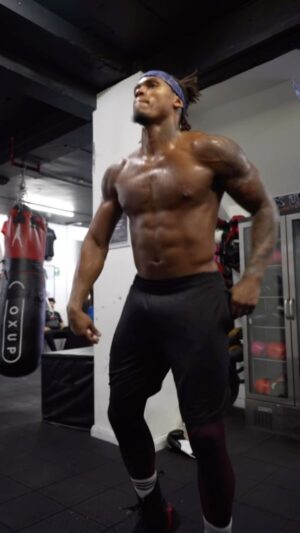 Anthony Yarde Instagram - My fight will be live on @tntsports around 10pm tonight 🦁💨 #DontBlink
#lionsinthecamp
#Anthonyyarde