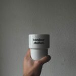 Antoine Goretti Instagram - Cette semaine ce n’est pas un bilan mais une réflexion poétique sur la mélancolie de la vie ✨ Chaque dimanche, comme une sorte de thérapie, je prends du plaisir à écrire ces micros instants de poésie et c’est vrai que ces posts sont souvent dans des émotions dites « négatives » mais soyons honnêtes, on aime ces émotions même si c’est difficile de s’en rendre compte car nous les avons tous vécu. Ce n’est pas pour rien que les chansons qui nous parlent le plus sont les chansons tristes 🫶🏼 Paris, France