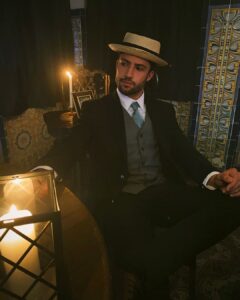 Antonio Andrés Rosello Instagram - Esta semana tuve la oportunidad de trabajar en un proyecto que me emociona mucho… 🎬 Se llama “Parking Histórico” @parkinghistorico una serie que verán pronto en TV acerca de la historia de Panamá de 1903. La separación de Panamá de Colombia... 🇵🇦🇨🇴 Mi personaje es Ricardo Arias, uno de los 8 conjurados, próceres de la independencia. Quiero darle las gracias a Diego @deobaldia por esta oportunidad, por confiar en mi, y también a toda la producción y el crew. No suelo compartirles mis proyectos como post, usualmente sólo en mis stories pero de ahora en adelante lo empezaré a hacer ❤️ #acting #actuacion #1900s #cinema #1900 #1903 #parkinghistorico #cinemashoot #cinemaacting #actorslife #1900sfashion #1900sstyle #onset #actoresdepanama #actoronset #actingwork #actorwork #setlife🎬 #setlife #setlife🎥 #setlifela #actordecine #actorlifestyle #actorvenezolano #actorgang #actorsworld #tvactor #tvseries #tvseriesactor #castingdirector