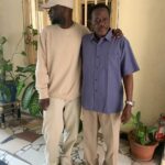 Antonio Dikele Distefano Instagram - 29 anni. primo compleanno in angola. vedere mio nonno dopo vent’anni. mia nonna e la sua strana ironia. io dovrei ricordarmi che esiste sempre una strada migliore da percorrere. la via che ho percorso più volte quest’anno mi ha portato lontano da ciò che mi rende infelice. come chi entra in biblioteca, così che nessuno gli possa parlare. ho smesso di rispondere, di credere che fossero miei amici, che senza di te avrei fatto fatica a guardare fuori. ci sono tante cose che vanno migliorate, tanti piccoli problemi che riaffiorano, problemi di sonno, a relazionarmi con chi non mi ha fatto nulla mentre la mia mente elabora tutti i modi e le armi con cui potrebbero ferirmi. ma se penso alla mia vita posso solo dire che sono un ragazzo fortunato. che sono una persona forte. quest’anno voglio raddoppiare il fatturato, scrivere un’altra serie, avere il coraggio di scegliere un posto dove la mia voce conti qualcosa, fare al meglio il mio primo film, strutturare sempre di più esse e la mia società, aprire un’attività in angola, riposare ogni tanto senza sentirmi in colpa. usare meno instagram, perché è tutto finto qui e mi spiace. mi hanno sempre criticato in ogni cosa che ho fatto ma sono ancora qui. sappiate scegliere i consigli, circondatevi di persone vere e prima di pensare agli altri, pensate a voi stessi. in aereoporto l’autista dell’autobus mi ha guardato e ha detto “benvenuto a casa”. Luanda, Angola