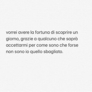 Antonio Dikele Distefano Instagram - spesso mi sono sentito dire: "come sei timido". mi arrabbiavo e ci rimanevo male, perché lo vedevo come un insulto il fatto che altri sottolineassero il mio essere così insicuro. molte volte da mio cugino e mio padre  mi sono sentito dire: devi intervenire di più, devi parlare, devi sorridere. e mi convincevo che loro che riuscivano a parlare con più facilità con le persone perché avevano qualcosa in più di me, e mi sbagliavo. 
non tutti sanno che la timidezza è anche una forma di protezione verso noi stessi. perché a pensarci in quegli anni uscivo con le persone che mi ero scelto e non parlavo con chi non mi interessava parlare. molte volte mi sono sentito dire: “devi sbloccarti, dai vai da lei, perché non conosci qualcuna e non provi a fidanzarti?”. a mie spese poi nel tempo ho imparato che chi "prova" a fidanzarsi di solito fallisce e quando ci ho provato io ho percepito una sensazione strana: quando mi toccavano sentivo di aver bisogno di qualcuno e allo stesso tempo non stavo bene con nessuna.