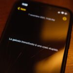 Antonio Dikele Distefano Instagram - Io quelle coppie che quando si fidanzano escludono totalmente i loro amici non le ho mai capite E non ho mai nemmeno capito quei fidanzati che quando trovano una ragazza iniziano a comportarsi come se quella ragazza fosse di loro possesso. Io credo che quando stai con una persona conviene lasciarla libera, perchè solo così capirai se è disposta a stare con te. Stare con qualcuno che non ti permette di vedere un amico, Che ti controlla il cellulare e non ti fa uscire non è essere felici ma costretti. E credo che non sia nemmeno giusto vivere così. Credo che esistono altri modi e mezzi per mostrare i nostri sentimenti e di mostrare ad una persona che la vogliamo vicino. Anche a me è capitato spesso di avere paura, di credere che se ti è successo una volta di sbagliare ed essere ferito poi succederà sempre. Però davvero, rispettate le persone che avete vicino, rispettate la loro libertà perchè in molti casi la gelosia immotivata è una cosa stupida.