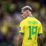 Antony Instagram – Estreia e vitória! Continuamos!! Primeiro passo 🙏🏼🙏🏼 🇧🇷🇶🇦 @cbf_futebol @fifaworldcup