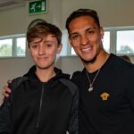 Antony Instagram - Great to spend time with some inspirational fans at my first Dream Day with @manchesterunitedfoundation !!! 🏴󠁧󠁢󠁥󠁮󠁧󠁿🙏🏼 @manchesterunited