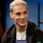 Antony Instagram - 🗣😂 "Tenho sorte de ser atacante” #PSNextGenIcons   Assista o episódio na íntegra no @PlayStation’s YouTube #AD