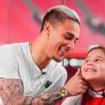 Antony Instagram - Que felicidade imensa te receber aqui na Holanda, minha princesa!! ❤️❤️ #Larissa @afcajax