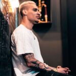 Antony Instagram - "...Gratidão, integridade, honestidade, papo reto e só visão!! Eu sei que toda glória vai ser dada a Deus!! Mas não posso esquecer daquele que me deu a mão..." 🎼🎼 🎤