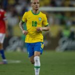 Antony Instagram - Valeu, Maraca! Foi incrível!! Que festa da torcida, que partida da nossa equipe!! 🇧🇷👊🏽 Seguimos com nossos planos e sonhos!! @cbf_futebol @maracana Maracanã