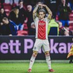Antony Instagram - +2⚽️ and #KingOfTheMatch!! 🙌🏽🙌🏽 Toda honra!!! ❌❌❌ @afcajax