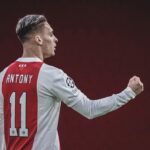 Antony Instagram - 100%!! Seguimos para as oitavas da Champions!! Vamos, Ajax!! ❌❌❌ @afcajax @championsleague
