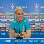 Antony Instagram - 🎙 🗣 🇧🇷 Pronto para mais 2 desafios pelo meu país!! Expectativa alta!! Obrigado meu Deus!! 🙌🏽🙌🏽 @cbf_futebol @lucasfigfoto📸