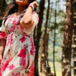 Anu Anand Instagram - One of my favourite of @vidyasagarmusicofficial sir’s compositions 🤍 Wear headphones for better quality 🤍 Just a random cover 🤍 Arrenged by : @santhoshmusical #anuanand #nature #anuanandsupersinger8 #lovenature #kaatrinmozhi #vidhyasagar #mozhi