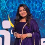 Anu Anand Instagram - On super singer junior 9 set! Wearing: @_gina_couture 💜💜 📸 : @kumuthini_pandian Chennai, India
