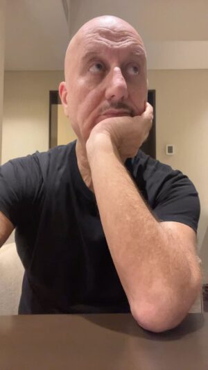 Anupam Kher Instagram - जब भगवान का आदेश आता है।तो शैतान भी सुनता है!!! एक छोटी से कहानी!! जिसमें बहुत बड़ी सीख है! इसे शेयर करिए! प्रभु जी की जय हो! 😍🙏 #ShortStory #GodIsGreat