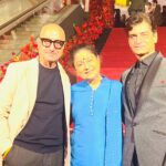 Anupam Kher Instagram - बहुत दिनों बाद मेरी बेहद पसंदीदा अदाकारा अरुणा ईरानी जी से मुलाक़ात हुई।अरुणा जी भारतीय सिने जगत की बहुत ही बेहतरीन और ख़ूबसूरत एक्ट्रेस है। इन पर फ़िल्माए गए गाने हम सबके जीवन पर, ख़ासकर मेरी जनरेशन के लोगों के जीवन पर अमित छाप छोड़े हैं।इनके साथ जब भी ये काम किया है बहुत कुछ सीखने को मिला! ख़ासकर इनके भाई इन्द्र कुमार जी जो हमारे साथ तस्वीर में खड़े हैं उनकी फ़िल्म “बेटा” में बहुत मज़ा आया काम करके! अरुणा जी! प्रभु आपको लंबी और स्वस्थ आयु प्रदान करें।आप हमेशा मुस्कुराते रहें और ख़ुश रहें।जय हो! 😍🙏🌺 #ArunaIrani #Brilliance #Actress #IndraKumar Mumbai - मुंबई