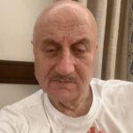 Anupam Kher Instagram - रील की फील!! 🫶😬😬 Mumbai - मुंबई