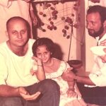 Anupam Kher Instagram - कुछ पुरानी तस्वीरें…. यादों के पन्नों से…. अब हम सब बड़े हो गये है… ❤️#Raju #Sikandar #Priyanka #Bhavna #Ruchika #KishenMama #Reema #Dulari #SheelaMasi Mumbai - मुंबई