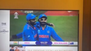 Anupam Kher Instagram - और ऐसे हासिल की जाती है जीत! और ऐसे शान से एंट्री होती है #CricketWorldCup के फाइनल में! मेरे प्यारे भारत! जय हो! जय हो! 👏👏❤️❤️🇮🇳🇮🇳🇮🇳🇮🇳
