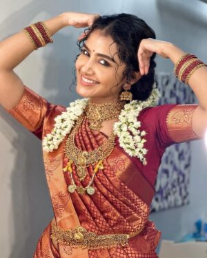Anupama Parameswaran Instagram - When the bride got a little too excited listening to #Netruvarai 🥹❤️
