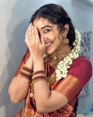 Anupama Parameswaran Instagram - When the bride got a little too excited listening to #Netruvarai 🥹❤️